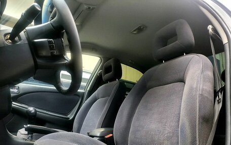 Toyota Avensis III рестайлинг, 2001 год, 410 000 рублей, 14 фотография