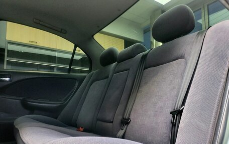 Toyota Avensis III рестайлинг, 2001 год, 410 000 рублей, 11 фотография