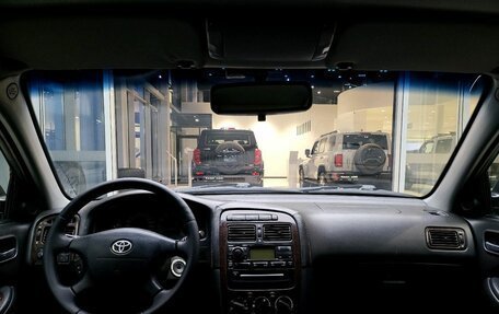 Toyota Avensis III рестайлинг, 2001 год, 410 000 рублей, 22 фотография