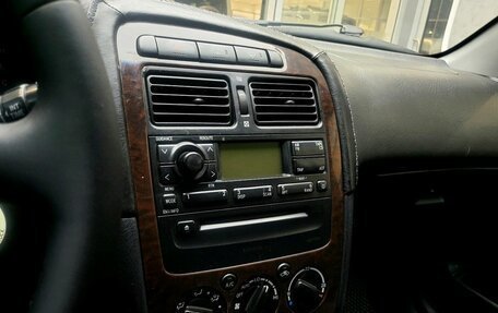 Toyota Avensis III рестайлинг, 2001 год, 410 000 рублей, 19 фотография