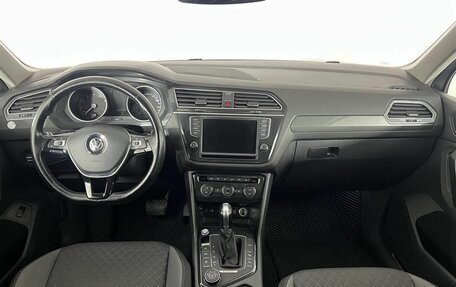 Volkswagen Tiguan II, 2017 год, 2 599 000 рублей, 14 фотография