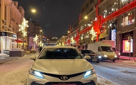 Toyota Camry, 2021 год, 2 390 000 рублей, 1 фотография