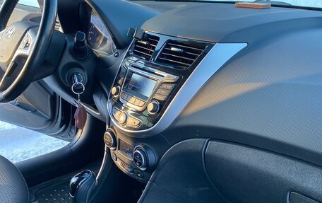 Hyundai Solaris II рестайлинг, 2016 год, 1 200 000 рублей, 10 фотография