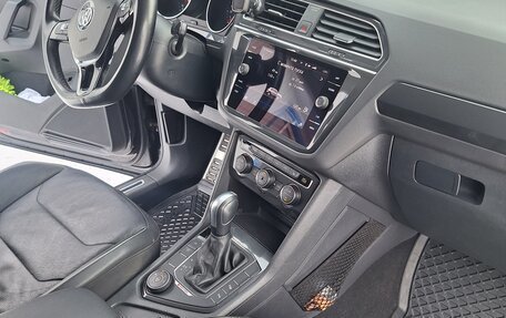 Volkswagen Tiguan II, 2019 год, 2 850 000 рублей, 11 фотография