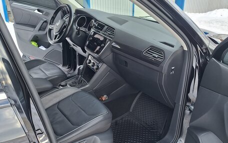 Volkswagen Tiguan II, 2019 год, 2 850 000 рублей, 10 фотография