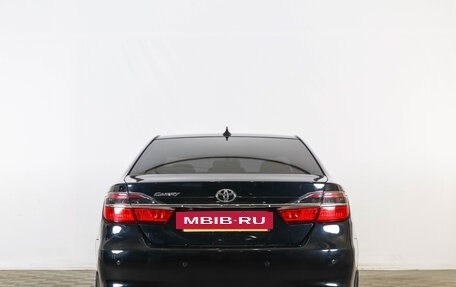 Toyota Camry, 2017 год, 1 849 000 рублей, 6 фотография