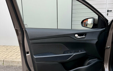 Hyundai Solaris II рестайлинг, 2021 год, 1 850 000 рублей, 9 фотография