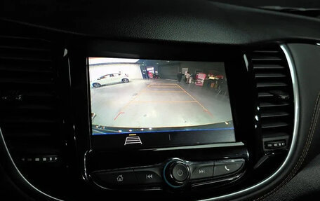 Chevrolet Trax, 2022 год, 1 050 000 рублей, 12 фотография