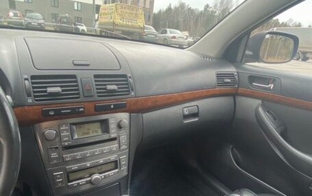 Toyota Avensis III рестайлинг, 2006 год, 700 000 рублей, 8 фотография