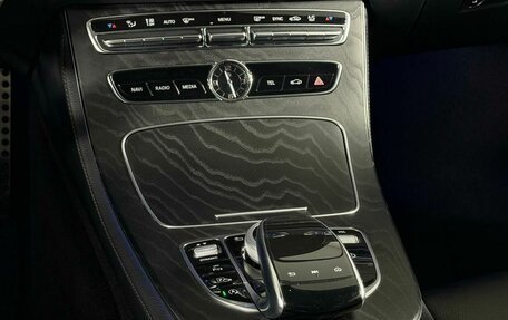 Mercedes-Benz E-Класс, 2019 год, 4 699 000 рублей, 28 фотография