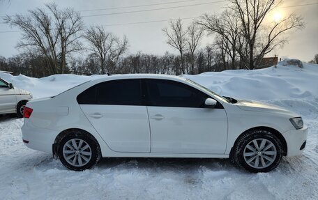 Volkswagen Jetta VI, 2013 год, 870 000 рублей, 4 фотография