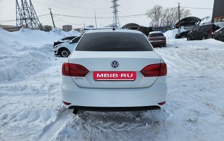 Volkswagen Jetta VI, 2013 год, 870 000 рублей, 6 фотография
