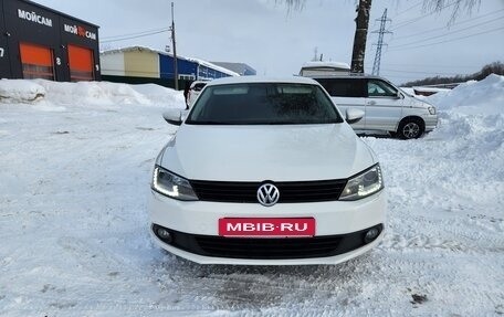 Volkswagen Jetta VI, 2013 год, 870 000 рублей, 2 фотография