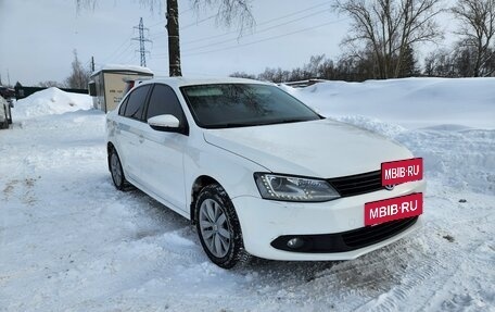 Volkswagen Jetta VI, 2013 год, 870 000 рублей, 3 фотография