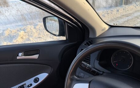 Hyundai Solaris II рестайлинг, 2011 год, 650 000 рублей, 11 фотография