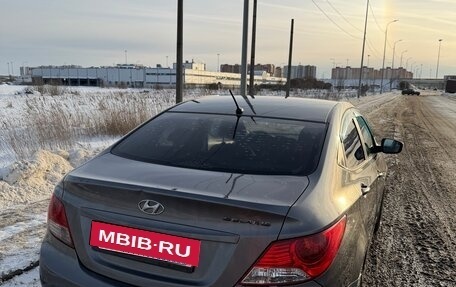 Hyundai Solaris II рестайлинг, 2011 год, 650 000 рублей, 2 фотография