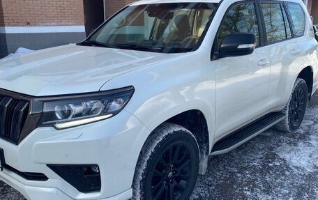 Toyota Land Cruiser Prado 150 рестайлинг 2, 2021 год, 7 300 000 рублей, 2 фотография