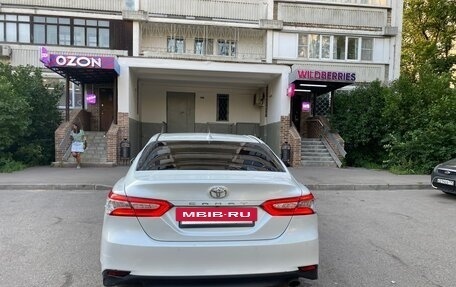 Toyota Camry, 2021 год, 2 390 000 рублей, 4 фотография