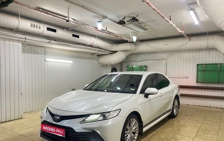 Toyota Camry, 2021 год, 2 390 000 рублей, 6 фотография