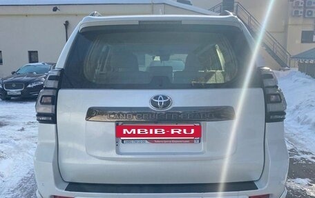 Toyota Land Cruiser Prado 150 рестайлинг 2, 2021 год, 7 300 000 рублей, 3 фотография