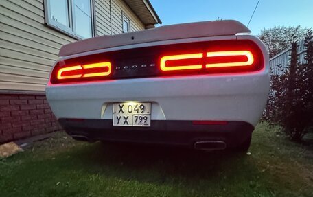 Dodge Challenger III рестайлинг 2, 2019 год, 3 350 000 рублей, 2 фотография