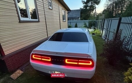 Dodge Challenger III рестайлинг 2, 2019 год, 3 350 000 рублей, 3 фотография