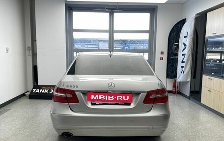 Mercedes-Benz E-Класс, 2011 год, 1 300 000 рублей, 6 фотография