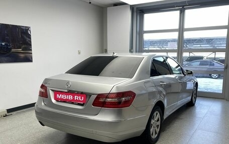 Mercedes-Benz E-Класс, 2011 год, 1 300 000 рублей, 5 фотография