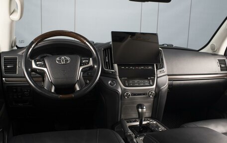 Toyota Land Cruiser 200, 2016 год, 6 050 000 рублей, 5 фотография