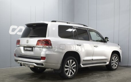 Toyota Land Cruiser 200, 2016 год, 6 050 000 рублей, 2 фотография