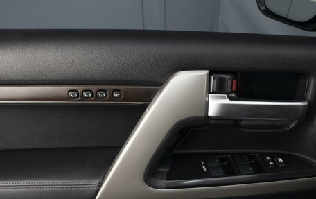 Toyota Land Cruiser 200, 2016 год, 6 050 000 рублей, 17 фотография