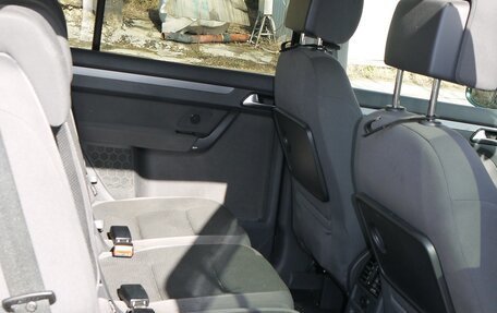 Volkswagen Touran III, 2013 год, 1 299 000 рублей, 13 фотография