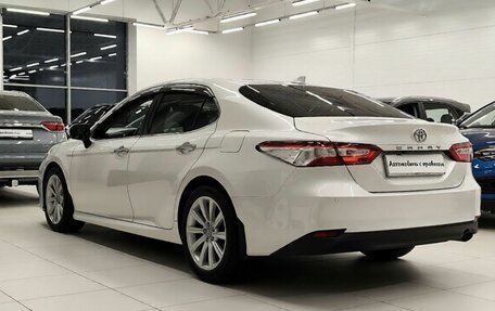 Toyota Camry, 2018 год, 2 900 000 рублей, 6 фотография