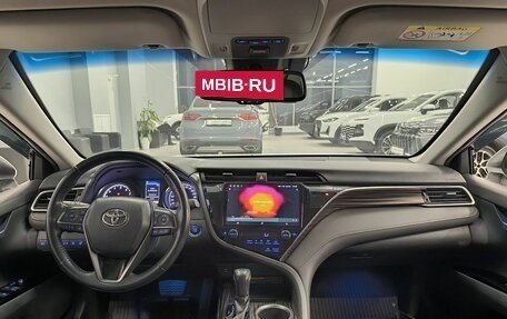 Toyota Camry, 2018 год, 2 900 000 рублей, 9 фотография