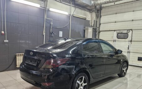 Hyundai Solaris II рестайлинг, 2014 год, 669 000 рублей, 2 фотография