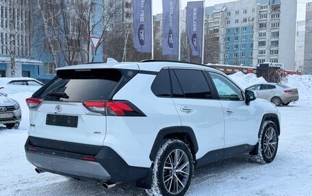 Toyota RAV4, 2020 год, 3 590 000 рублей, 5 фотография