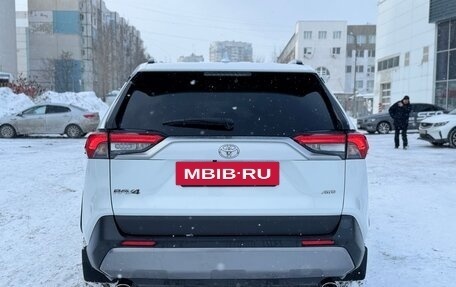 Toyota RAV4, 2020 год, 3 590 000 рублей, 6 фотография