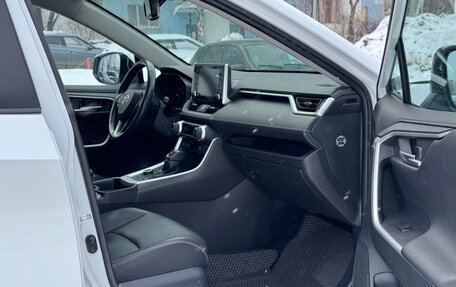 Toyota RAV4, 2020 год, 3 590 000 рублей, 12 фотография