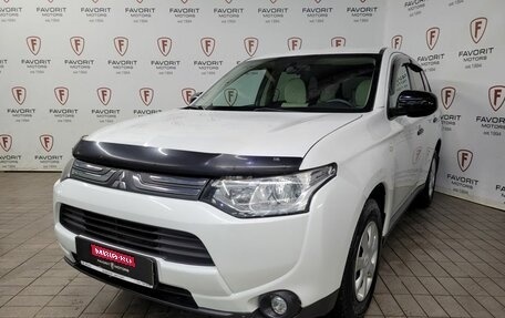 Mitsubishi Outlander III рестайлинг 3, 2013 год, 1 199 000 рублей, 1 фотография