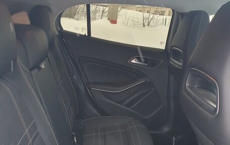 Mercedes-Benz GLA, 2015 год, 1 990 000 рублей, 12 фотография