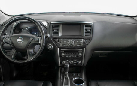 Nissan Pathfinder, 2015 год, 1 590 000 рублей, 12 фотография