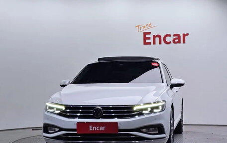 Volkswagen Passat B8 рестайлинг, 2022 год, 1 990 000 рублей, 2 фотография