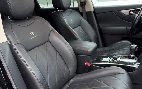 Infiniti FX II, 2009 год, 1 950 000 рублей, 24 фотография