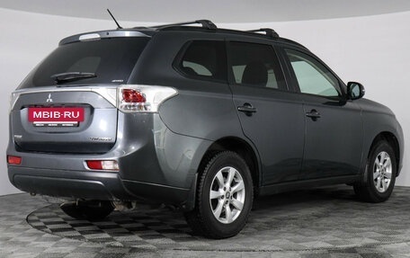 Mitsubishi Outlander III рестайлинг 3, 2013 год, 1 599 000 рублей, 5 фотография