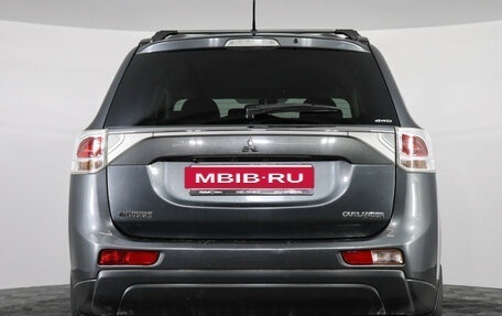 Mitsubishi Outlander III рестайлинг 3, 2013 год, 1 599 000 рублей, 6 фотография