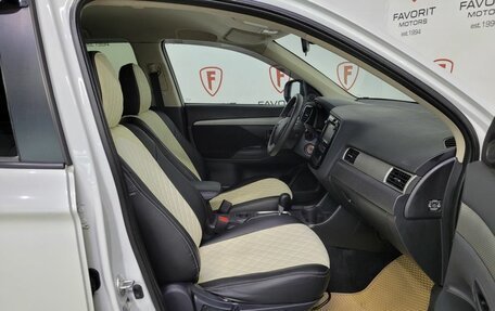 Mitsubishi Outlander III рестайлинг 3, 2013 год, 1 199 000 рублей, 14 фотография