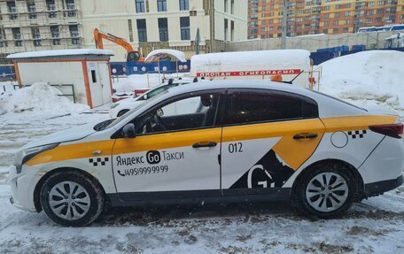 KIA Rio IV, 2021 год, 1 100 000 рублей, 1 фотография