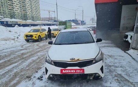 KIA Rio IV, 2021 год, 1 100 000 рублей, 2 фотография