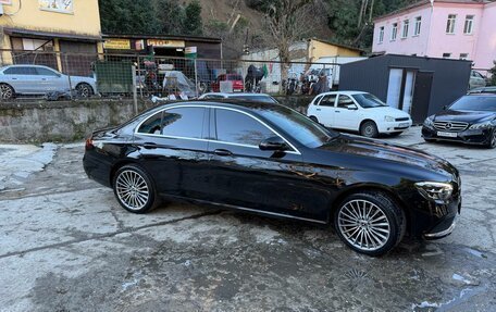 Mercedes-Benz E-Класс, 2021 год, 3 500 000 рублей, 1 фотография