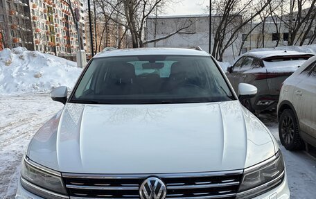Volkswagen Tiguan II, 2017 год, 3 800 000 рублей, 4 фотография